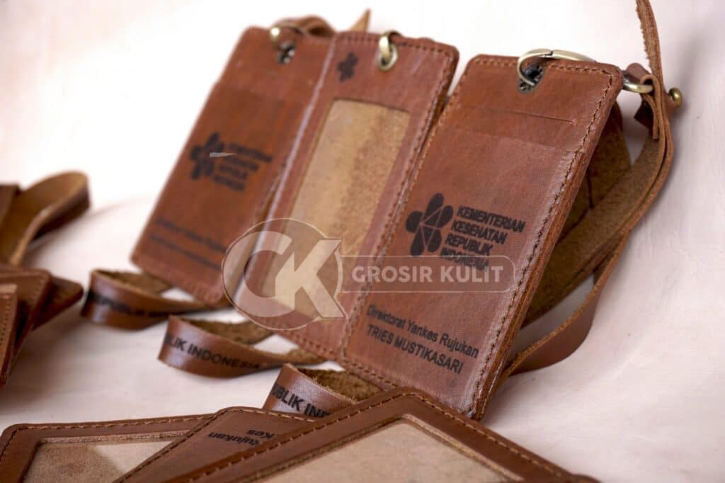 Tempat ID Card Kulit Asli